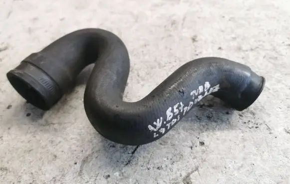Volkswagen PASSAT B5.5 Intercooler hose/pipe 