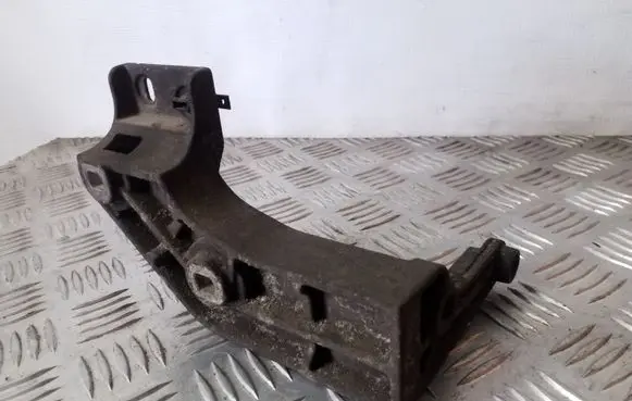 Opel Vivaro Engine mounting bracket 8200157461