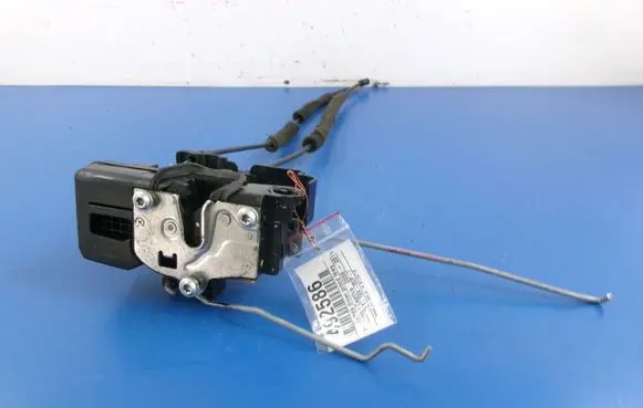Chevrolet Captiva Front door lock