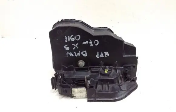 BMW X3 E83 Front door lock 7167073