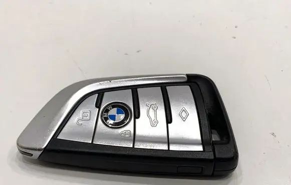 BMW 5 G30 G31 G38 Ignition key/card 5A06C05