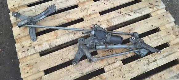 Mitsubishi Grandis Front wiper linkage and motor