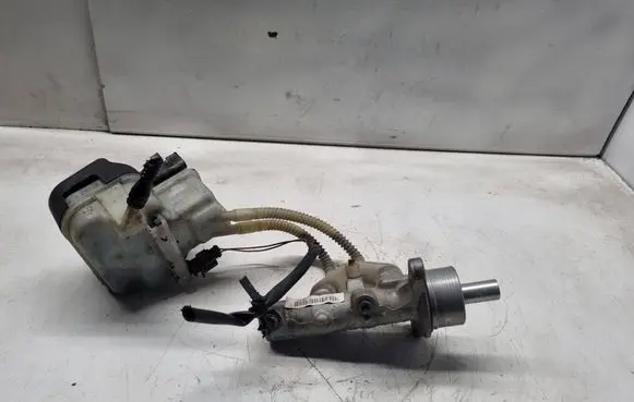 Opel Meriva A Master brake cylinder Y21627 421627