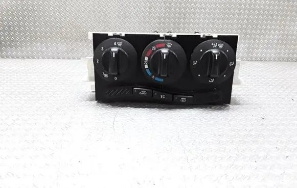 Mercedes-Benz A W168 Climate control unit 1688300485