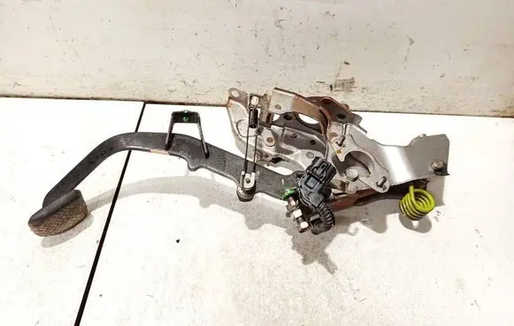 Toyota Avensis T270 Brake pedal 3132142010