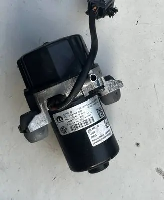 Jeep Cherokee Vacuum pump 20449606 190712783 P68290533AA