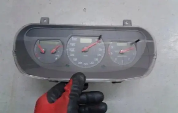 Volvo S40, V40 Speedometer (instrument cluster)