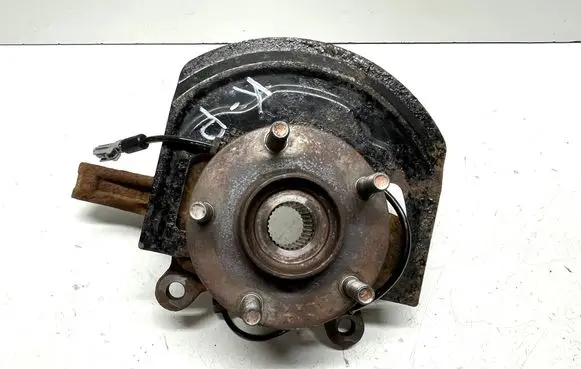 Nissan Qashqai Front wheel hub spindle knuckle 