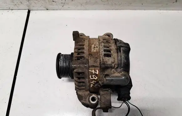 Toyota Avensis T270 Generator/alternator 