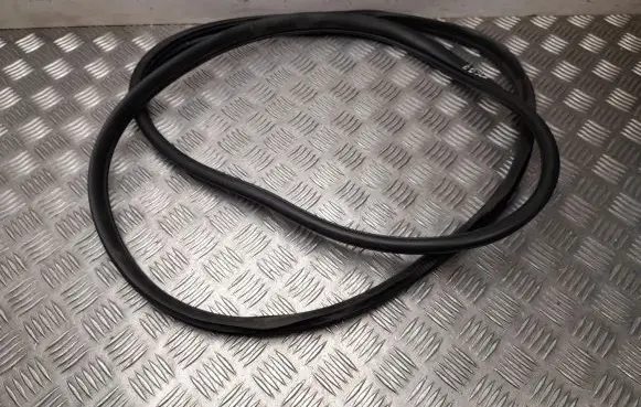 Subaru XV II Rubber seal rear door 697