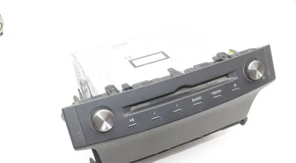 Lexus IS III XE30 Radio/CD/DVD/GPS head unit 8614053220 1380008590D101
