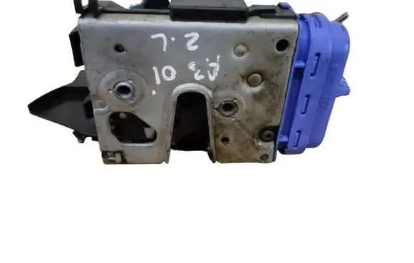 Audi A3 S3 8L Rear door lock 8D0839015A