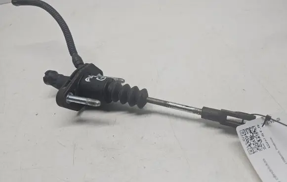 Opel Astra G Clutch master cylinder 90523769