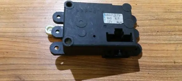 Mazda 626 Air flap motor/actuator hb601ge7v rhd