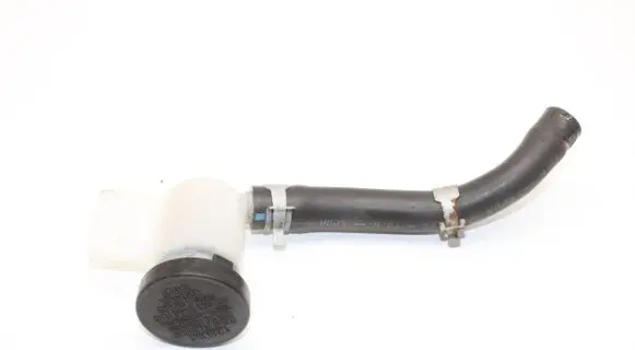Nissan 370Z Brake fluid reservoir 