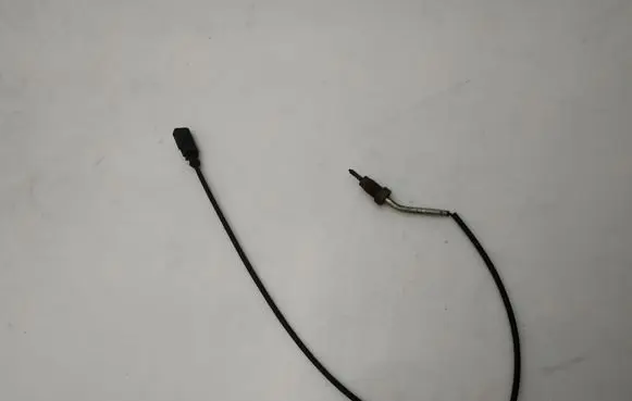 Skoda Octavia Mk2 (1Z) Oil temperature sensor 03L906088BD