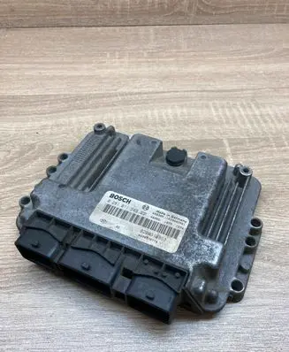 Renault Scenic II - Grand scenic II Engine control unit/module ECU 8200310863 0281011549
