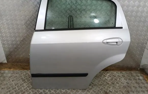 Fiat Punto (199) Rear door