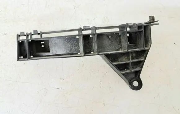 Honda FR-V Front bumper mounting bracket