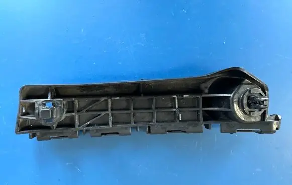 Toyota Yaris Front bumper mounting bracket 625350D090