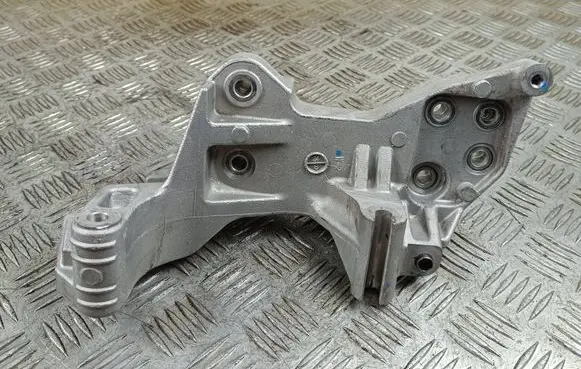 Genesis GV70 Generator/alternator bracket 