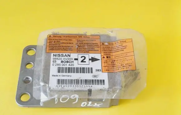 Nissan Primera Airbag control unit/module 0285001420