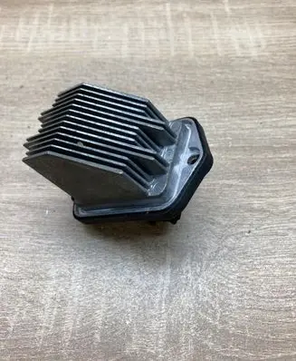 Mazda 6 Heater blower motor/fan resistor PM010010B
