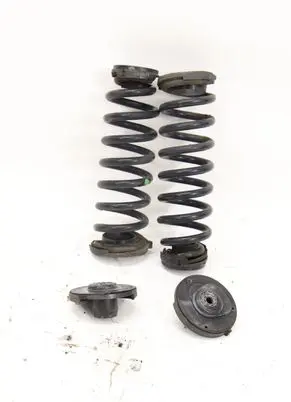 Mercedes-Benz C W205 Front coil spring 5775345