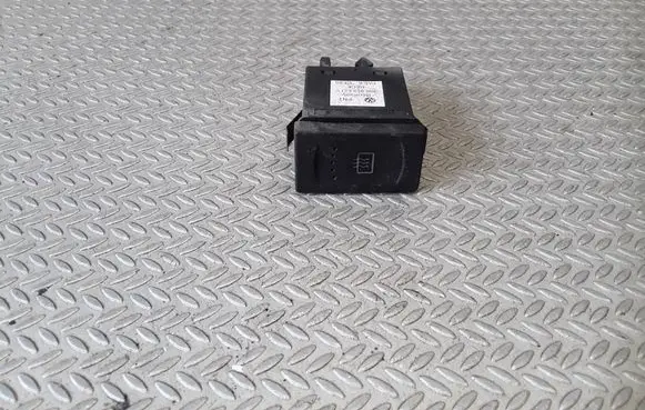 Volkswagen PASSAT B5 Windscreen/window heater switch 3B0959621C