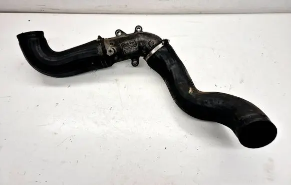 Volvo V70 Intercooler hose/pipe 08631533