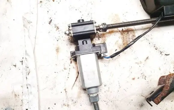 Subaru B9 Tribeca Seat adjustment motor 