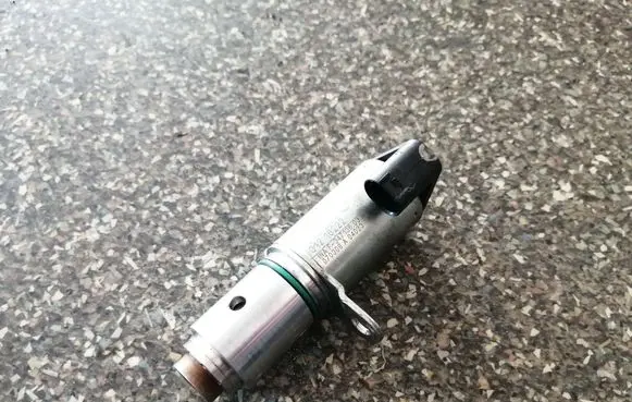 Volvo S80 Camshaft vanos timing valve 31216222