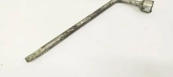Toyota Corolla Verso AR10 Wheel nut wrench 