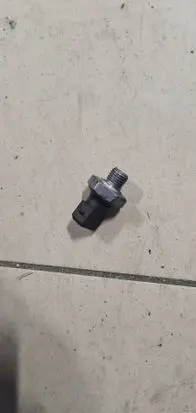BMW 3 E90 E91 Oil pressure sensor 8611273