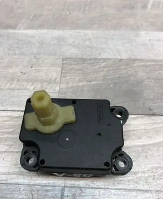 Volvo V60 Air flap motor/actuator 19E616 110907 PL1607526