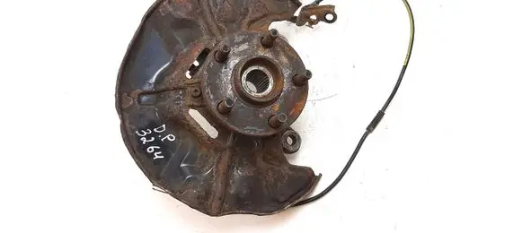 Toyota Avensis T250 Front wheel hub