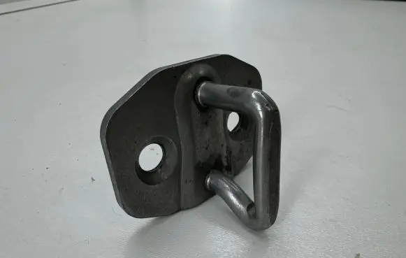 BMW 5 E60 E61 Rear door lock loop/hook striker 7394435 5704417C