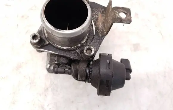 Alfa Romeo 166 Throttle valve 46817373