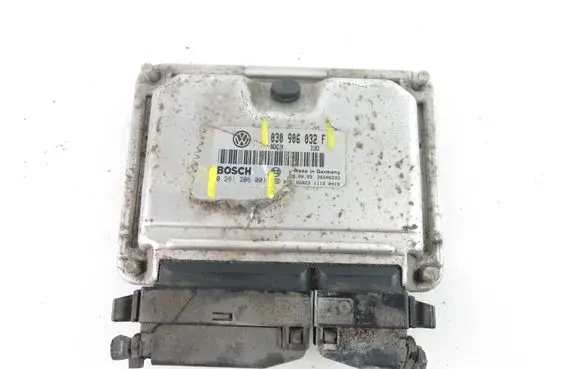 Volkswagen Polo III 6N 6N2 6NF Engine control unit/module 0261206001 030906032F