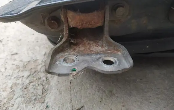 Toyota Corolla Verso E121 Front door upper hinge