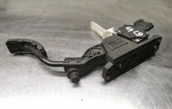 Volkswagen Golf IV Accelerator throttle pedal 807100678YB3