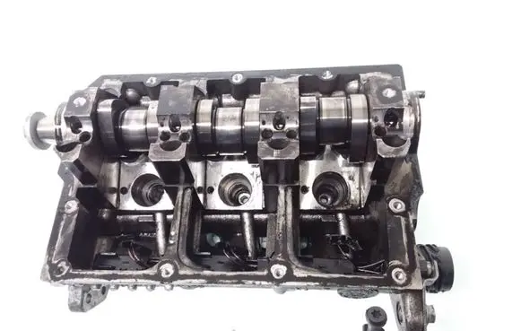 Volkswagen Polo Engine head 045103373H