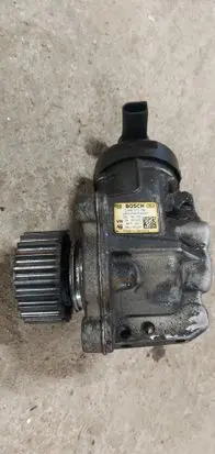 Skoda Octavia Mk4 Fuel injection high pressure pump 04L130101 05L130755