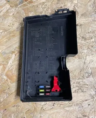 Volvo V50 Fuse box cover 30728348