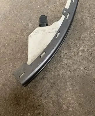 Volkswagen PASSAT B6 Front bumper turn signal 