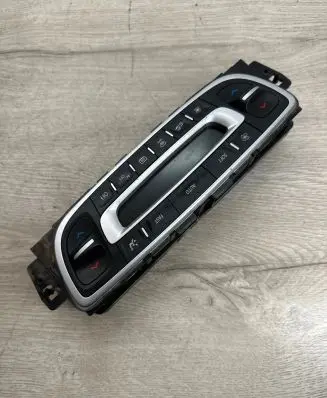 Renault Megane III Climate control unit 275103596R E1068420 1309111204