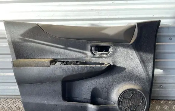 Toyota Yaris Front door card panel trim