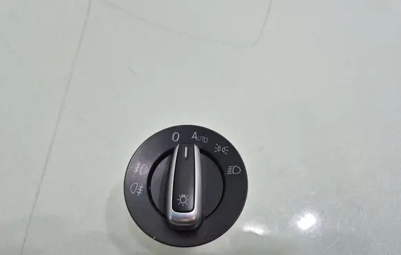 Volkswagen PASSAT CC Light switch 3C8941431A