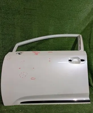 Toyota Avensis T270 Front door 
