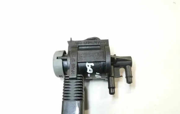 Volkswagen Golf V Turbo solenoid valve 1K0906283A